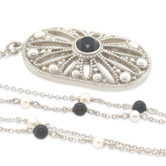 Contemporary Tiffany & Co. Sterling Silver Pearl and Black Onyx Necklace and Earrings Set 12.92g For Sale - Image 3 of 13