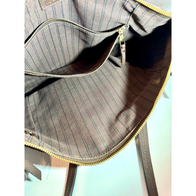 Animal Skin Louis Vuitton Lumineuse Handbag Monogram Empreinte Leather Handbag, Excellent For Sale - Image 7 of 18