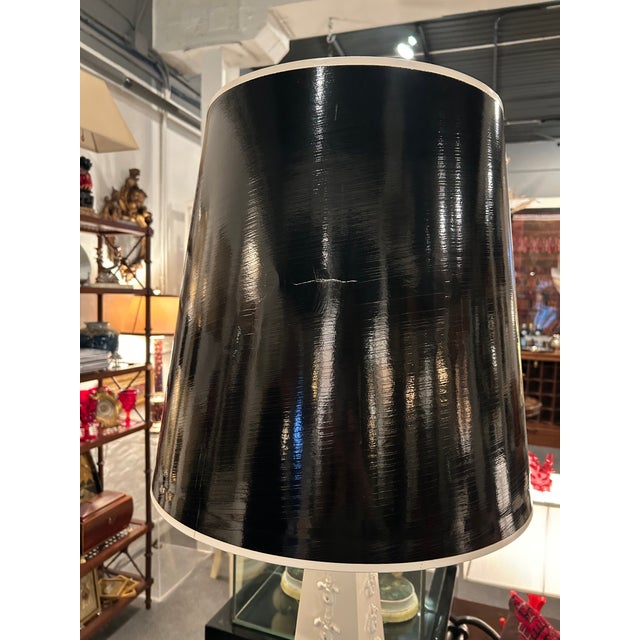 1960s Italian White Ceramic Obelisk Table Lamp With Black Laquered Shade For Sale - Image 5 of 5