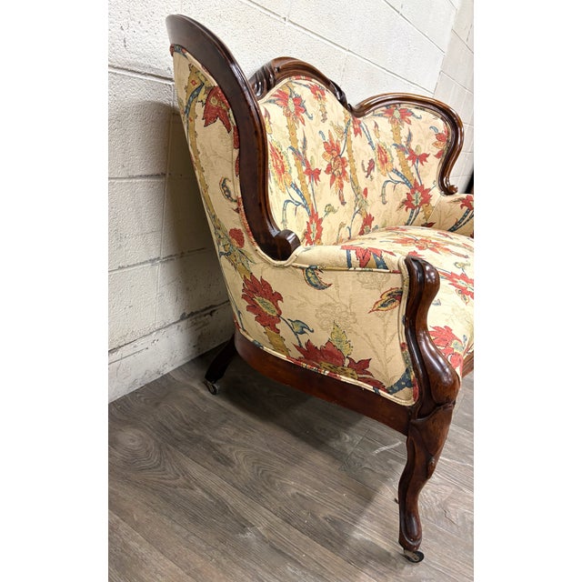 Antique Late 1800s Victorian Carved Walnut Floral Upholstered Parlor Settee For Sale - Image 4 of 9