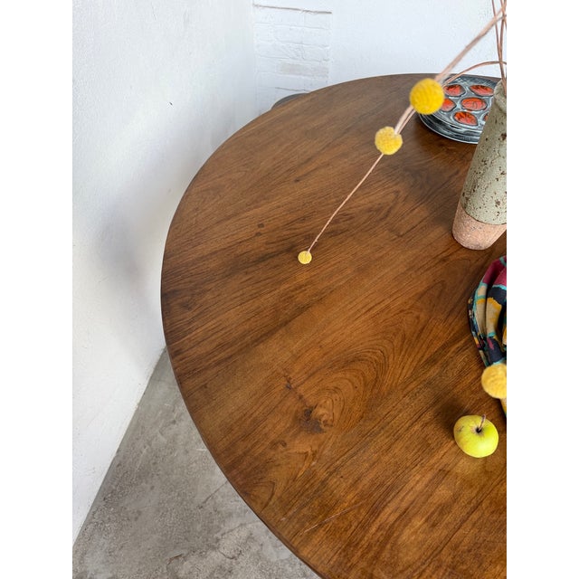 Constructivist Round Table in Walnut, 1950s For Sale - Image 16 of 18