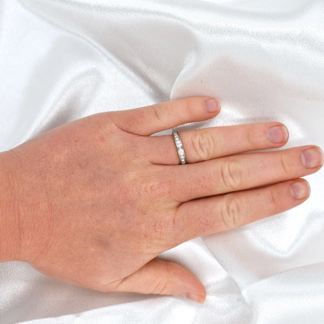 Contemporary Cartier - White gold and diamond wedding ring 0.6 carat E/VVS, Size 6 For Sale - Image 3 of 4