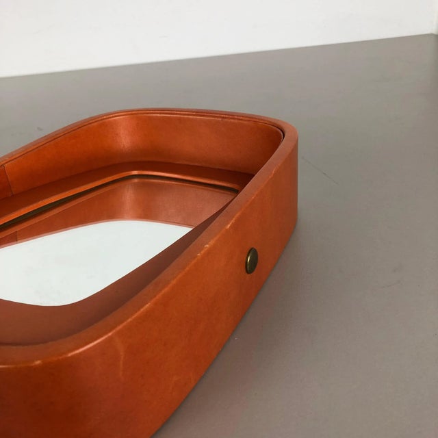 Modernist German Leather Table Mirror attributed to Vereinigte Werkstätten, 1960s For Sale - Image 16 of 18