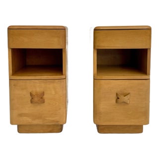 Pair of Heywood-Wakefield Mid-Century Modern Rio Nightstands For Sale