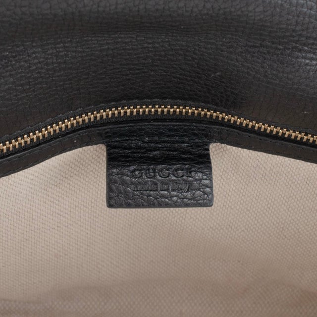 Black Gucci Soho Gg Black Pebbled Calfskin Leather Tassel Flap Clutch Bag For Sale - Image 8 of 10