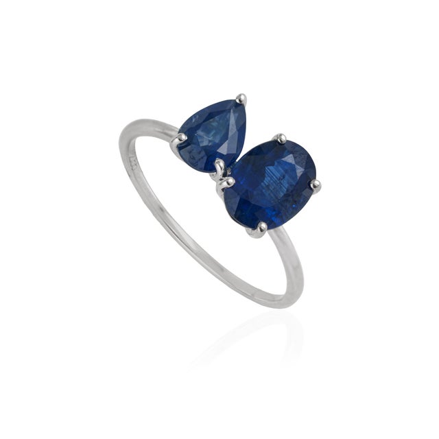 Contemporary 2.55ct Pear & Oval Blue Sapphire Toi Et Moi Ring Size 7 in 14k White Gold For Sale - Image 4 of 17