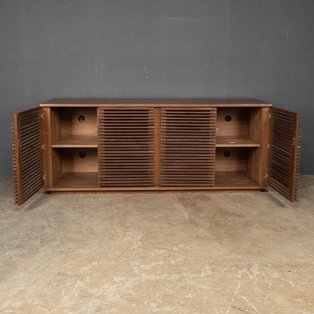 20th Century Walnut Sideboard by Nathan Yong from Heals, 1990s For Sale - Image 3 of 15