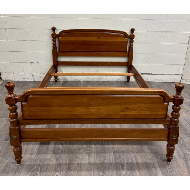 Mid 20th Century Vintage Full Size Traditional Colonial Style Low Poster Bed For Sale - Image 5 of 12