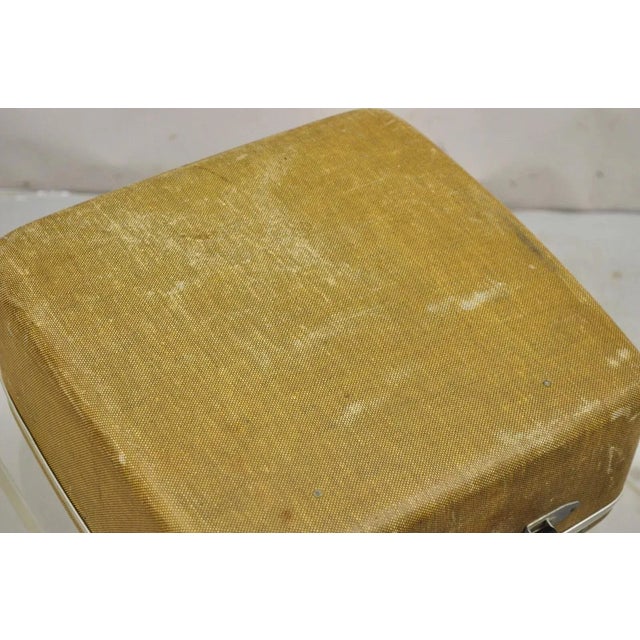 Vintage 1950's Mid-Century Royal Quiet De Luxe Typewriter in Case For Sale - Image 9 of 11