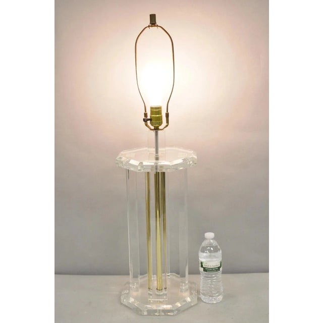 Vintage Mid Century Modern Clear Lucite & Brass Sculptural Modernist Table Lamp. Circa Mid 20th Century. Measurements: 32"...