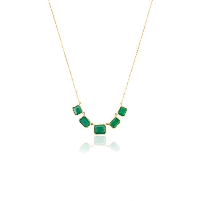 18k Yellow Gold Bezel Set Emerald Gemstone Chain Necklace For Sale In New York - Image 6 of 12