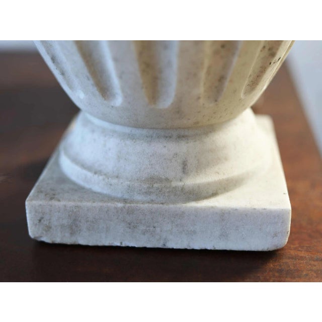 Traditional Italian Marble Urns - Neo-Classical Style - A Pair For Sale - Image 3 of 12
