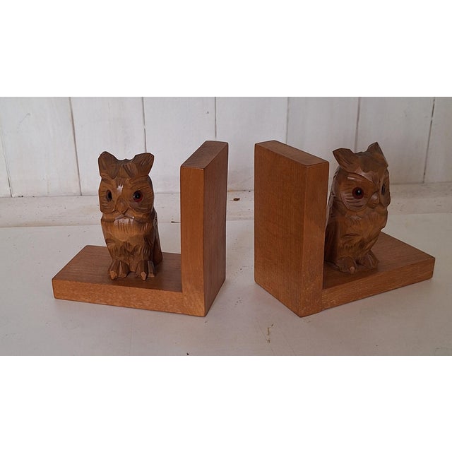 Vintage Bookends with Beechwood Angles and Carved Maple Owls, 1960s, Set of 2, in Very Good conditions. Designed 1960 to 1969
