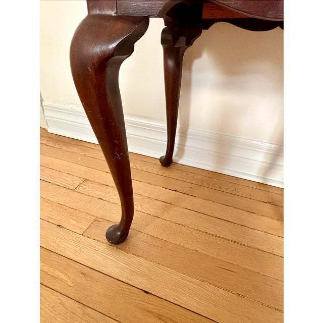 Vintage 1985 Virginia Galleries by Henkel-Harris Solid Mahogany Queen Anne Side Table For Sale - Image 11 of 11