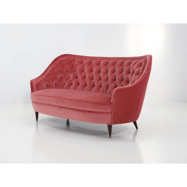 Love Sea Sofa with Tufted Back in Dust Rose Velvet by Gio Ponti, Italy, 1950, in Very Good conditions. Designed 1950 to...