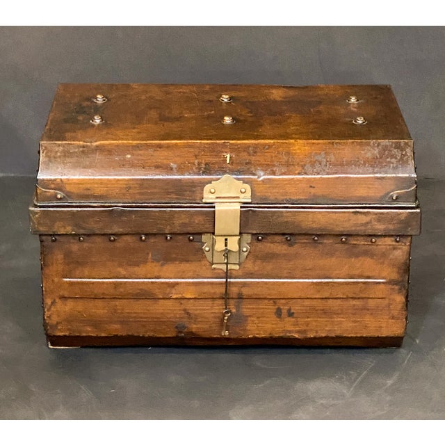 Metal English Toleware Tin Trunk With Faux Wood Finish and Brass Accents For Sale - Image 7 of 15