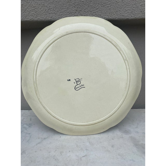 French Country 19th Century Majolica Swan Plate Choisy Le Roi For Sale - Image 3 of 3