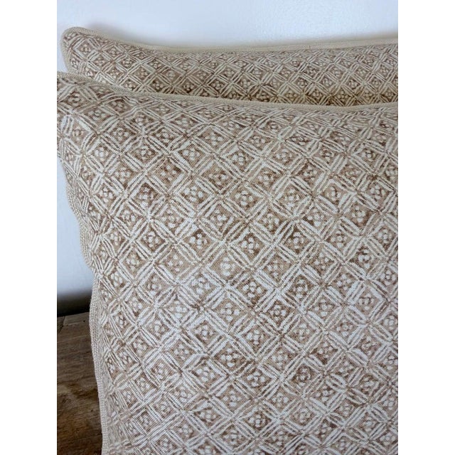 Artisan Crafted Geometric Lattice Pillows in Natural Linen For Sale In Los Angeles - Image 6 of 8