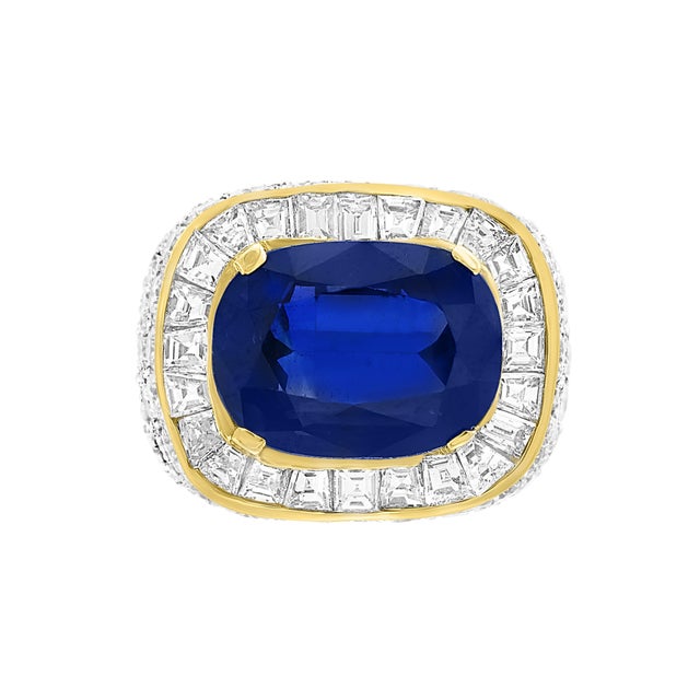 Metal Agl Certified No Heat Natural 11.81 Ct Blue Sapphire & Diamond 18k Gold Ring For Sale - Image 7 of 8