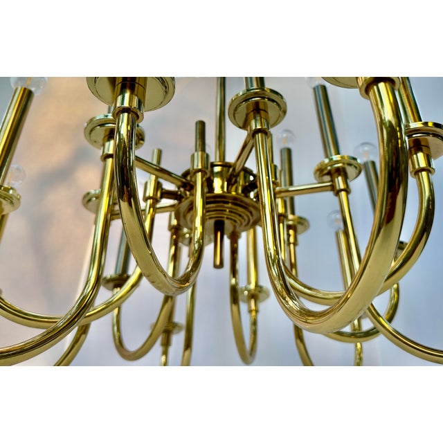Vintage 18-Light Brass Chandelier in Style of Tommi Parzinger For Sale In New York - Image 6 of 11