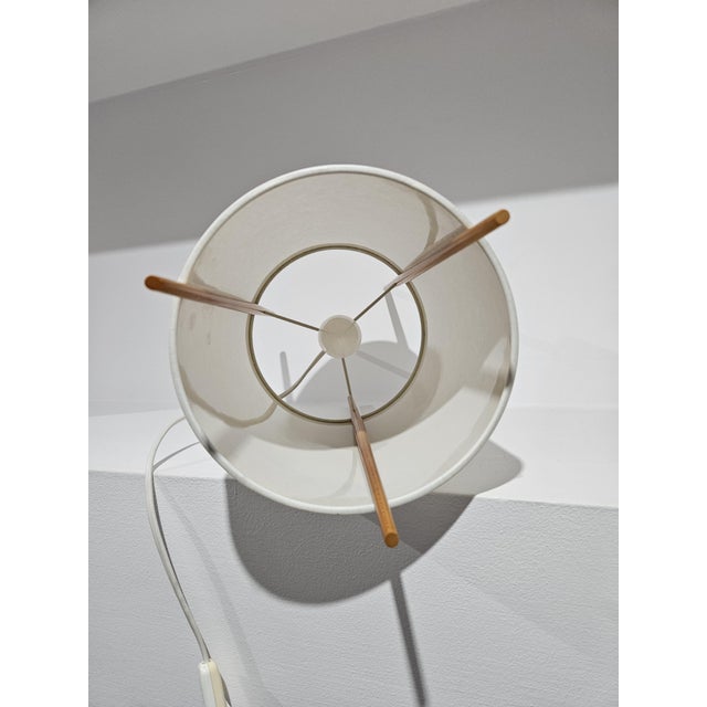 White Cylindrical No. 9 Desk Lamp by Isamu Noguchi for Knoll Inc. / Knoll International, 1940s For Sale - Image 8 of 9