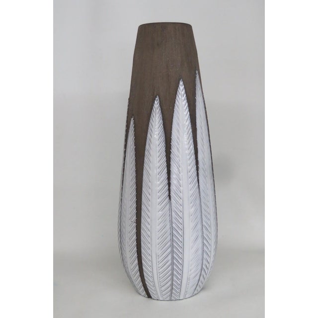 Mid-Century Modern Anna Lisa Thomson Paprika Sculptural Ceramic Vase by Upsala Ekeby Sweden 4740b For Sale - Image 3 of 18