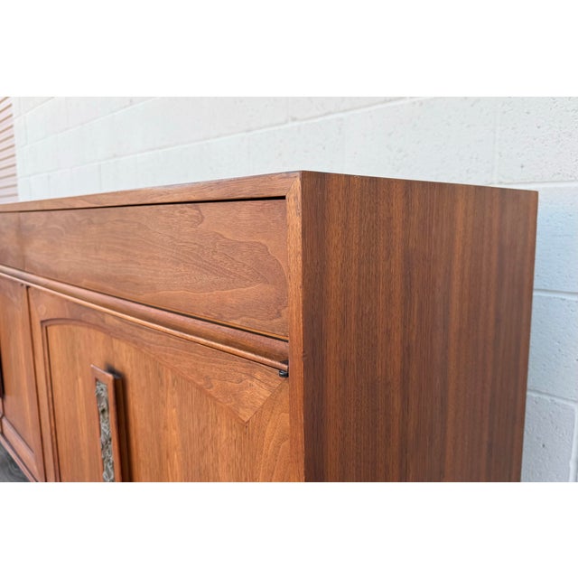 Brown Saltman John Keal for Brown Saltman Mid-Century Walnut Credenza / Sideboard, Circa 1970s For Sale - Image 4 of 18