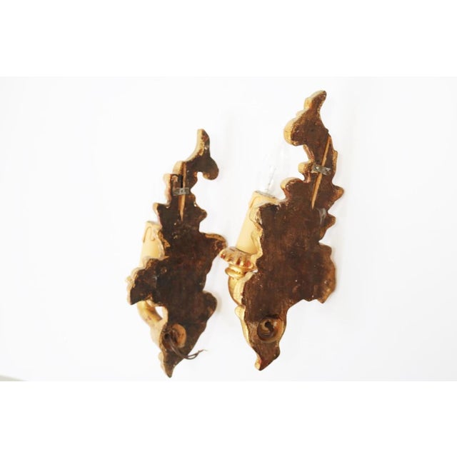 Florentine Hollywood Regency Style Carved Wall Lamps, Italy, 1960, Set of 2 For Sale - Image 4 of 8