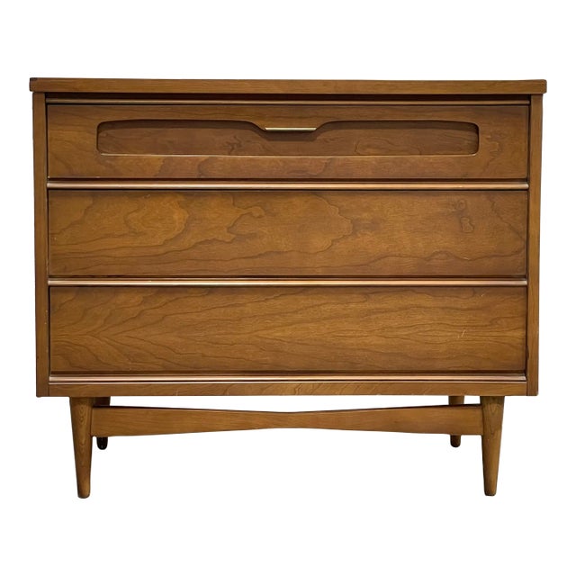 Mid Century Modern Walnut Petite Dresser by Bassett Furniture Co., C. 1960s For Sale