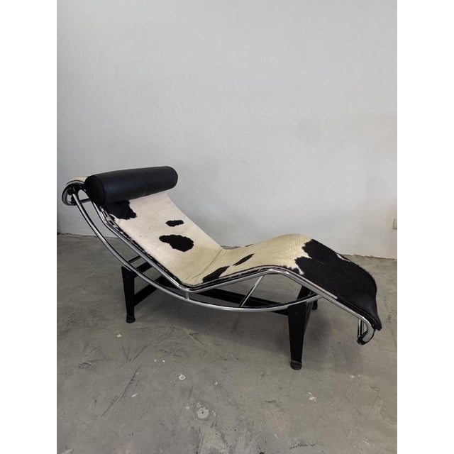 Bauhaus LC4 Chaise Longue in Fur by Le Corbusier for Cassina, 1970s For Sale - Image 3 of 18
