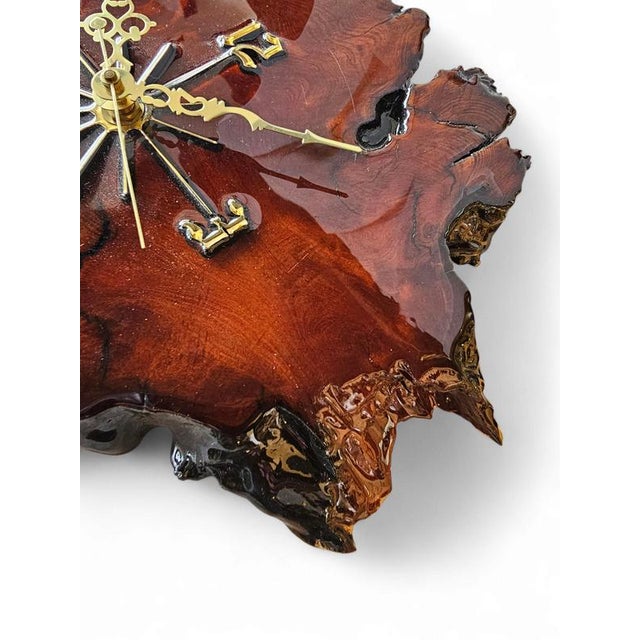 Brown Dark Stained Resin-Coated Wood Tree Slab Clock from Macy's, 1980s For Sale - Image 8 of 15