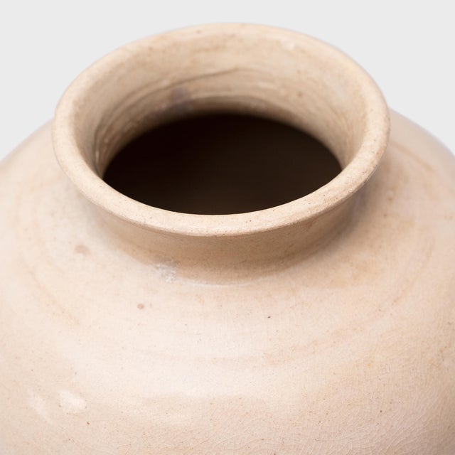 Late 19th Century Chinese Crackled Crème White Vase, C. 1900 For Sale - Image 5 of 6