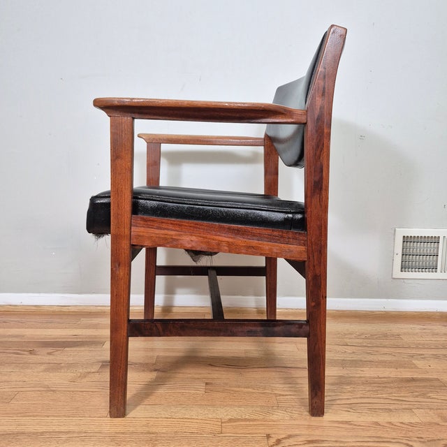 1960s Mid Century Modern Gunlocke Style Sculpted Walnut & Channeled Naughahyde Lounge Arm Chair For Sale In Washington DC - Image 6 of 12