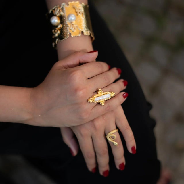 Vintage Pearl Gold Statement Adjustable Ring, Size 8 For Sale - Image 4 of 9