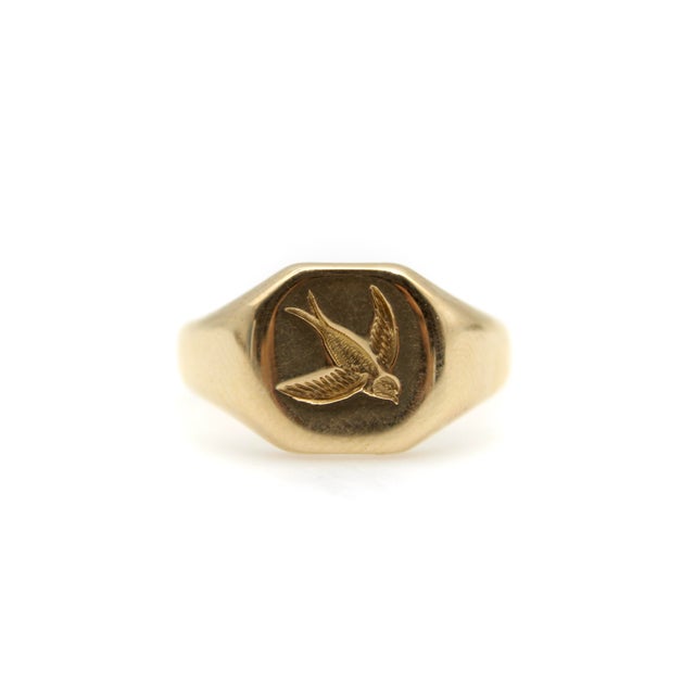 Art Deco 1920s 18k Gold Art Deco Signet Ring With Intaglio of Swallows, Size 11 For Sale - Image 3 of 10