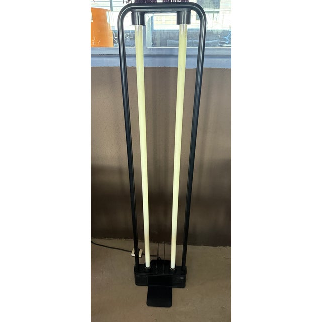Iconic "duo" floor lamp, designed for Zerbetto Padova by Gian Nicola Gigante. Made in iron, and with the rare base. Height...