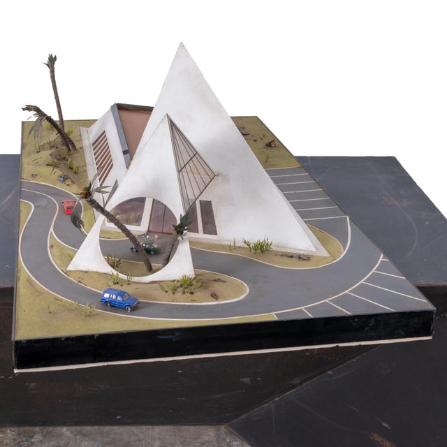 John Bucci Restaurant and Nightclub Model For Sale - Image 4 of 10