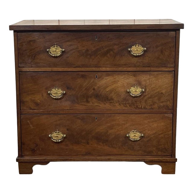 19th Century English Mahogany Chest of Drawers For Sale