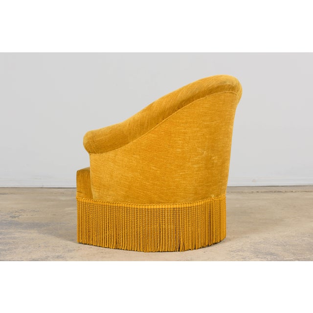 Napoleon III Style Velvet Crapaud Armchair, Provence, 1940 For Sale - Image 10 of 17
