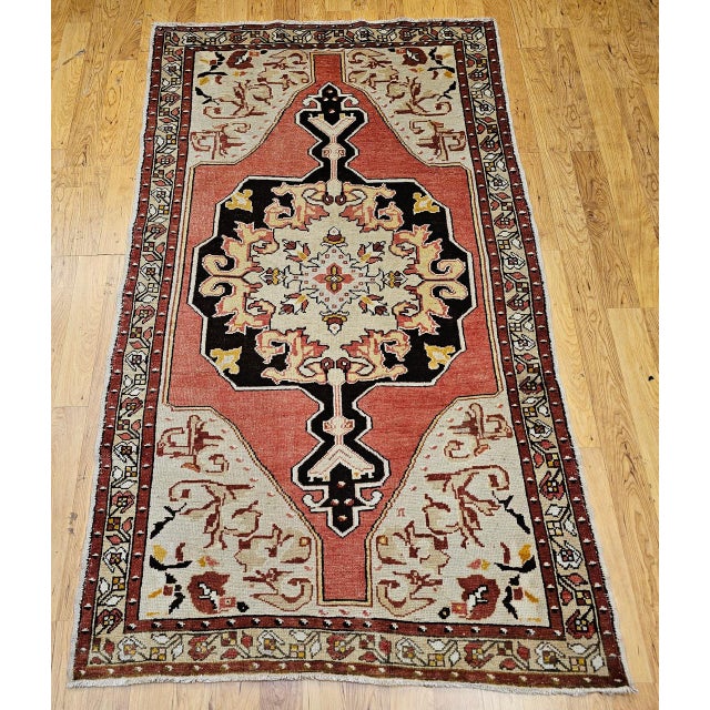 This exquisite vintage Turkish Oushak area rug from the second quarter of the 20th century exemplifies the soft elegance...