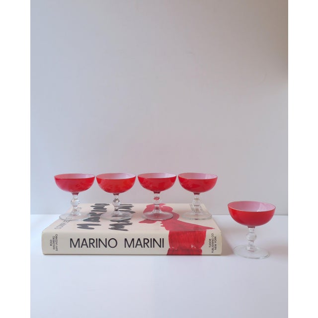 Mid-Century Modern Italian Murano Red White Champagne Coupes Glasses by Carlo Moretti, Mid-20th C For Sale - Image 3 of 9
