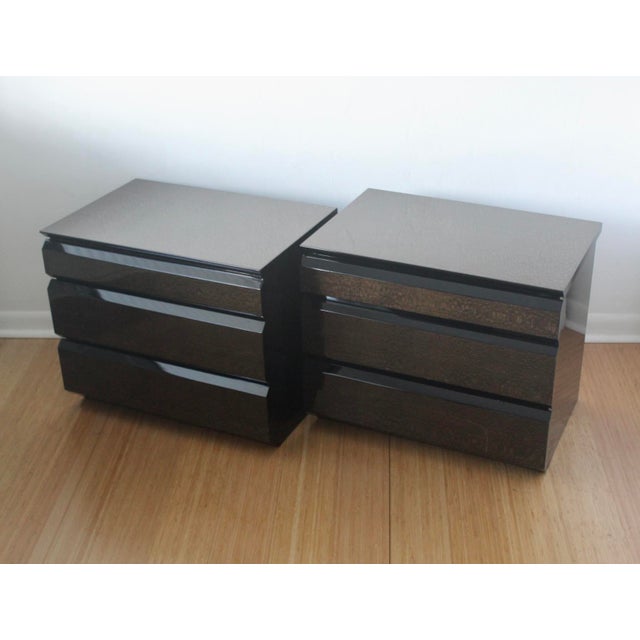 1990s Vintage Italian Giorgio Collection Snakewood Black Lacquered Three Drawer Nightstands Side Tables -a Pair For Sale - Image 4 of 18