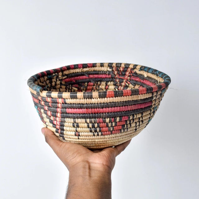 Early 20th Century Hausa Grass Basket Bowl Nigeria 9 Inch For Sale - Image 10 of 10