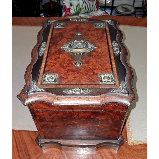 Cigar Case in Burl Wood and Decorative Bronze For Sale - Image 4 of 9