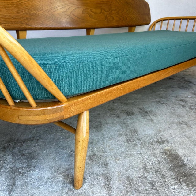 Model 355 Daybed by Lucian Ercolani for Ercol, 1960s For Sale - Image 6 of 18