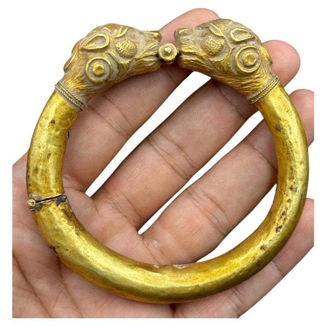 Bochic "Vintage" Solid 18K Gold Lion Bangle, Original, Origin Afghanistan For Sale - Image 15 of 18