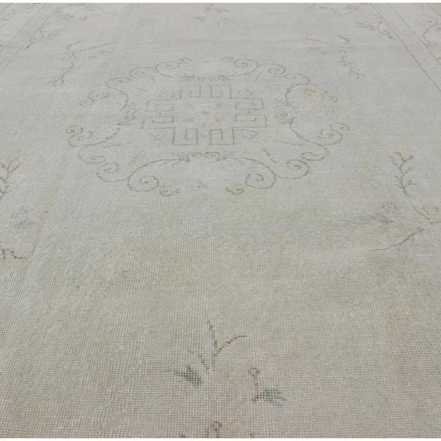 Cream Vintage Turkish Oushak Rug in Pale Cream and Soft Taupe With Delicate Design For Sale - Image 8 of 10