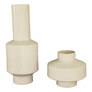 Large Italian White Ceramic Vases, 1970s, Set of 2 For Sale
