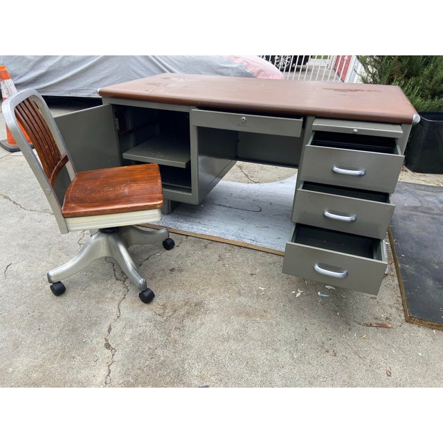 Vintage Mid Century Modern Shaw Walker Tanker Desk and Swivel Chair For Sale - Image 12 of 12