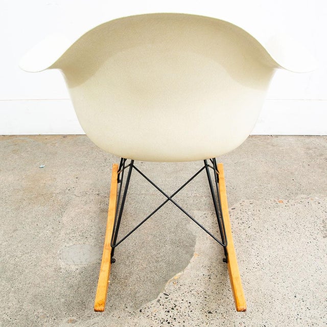 Mid-Century Modern 1960s Mid Century Modern Lounge Chair Shell Eames Herman Miller White Rocker Arm MCM For Sale - Image 3 of 12